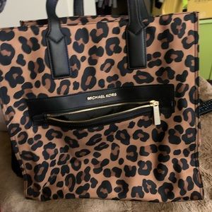 Michael kors tote